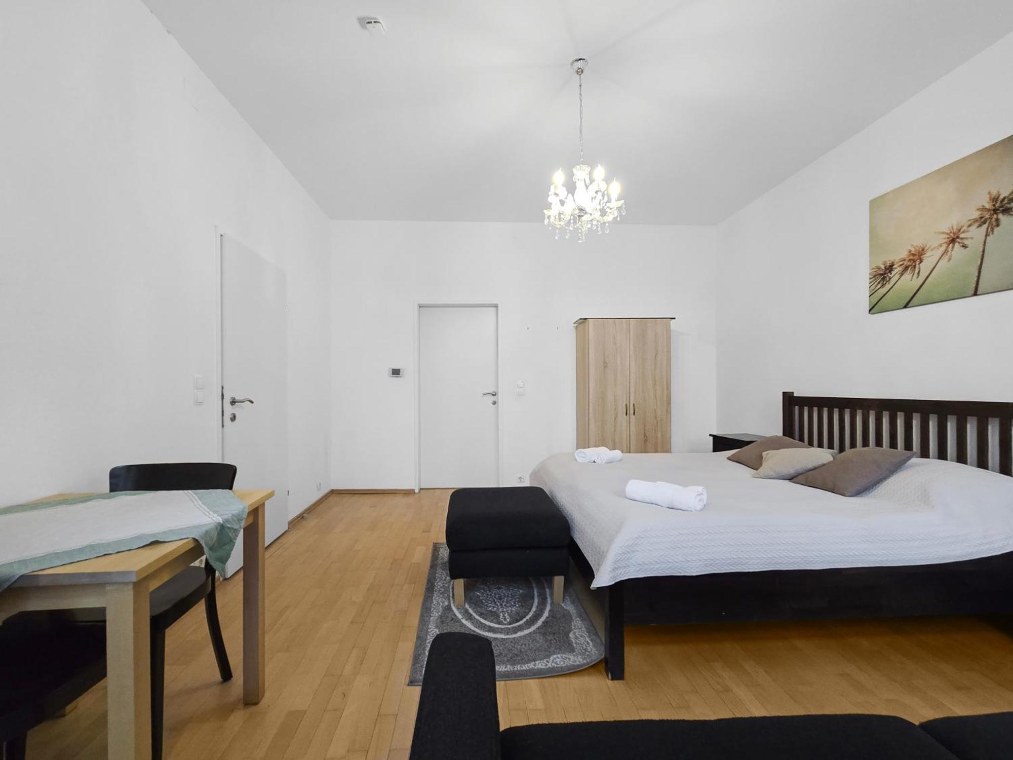 Three King-Size Beds, Three Bedrooms Βιέννη Εξωτερικό φωτογραφία